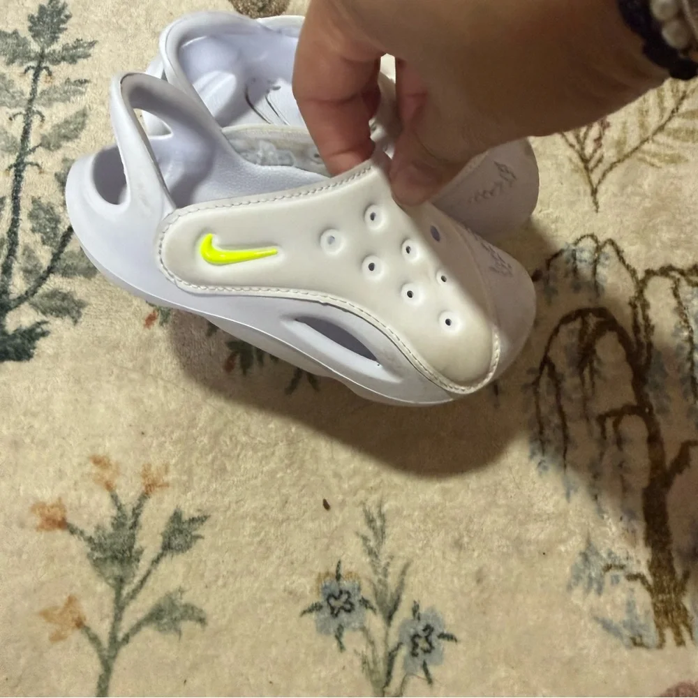 Nike Aqua Swoosh (PS) Volt Pure Platinum/White Toddler Sandals - Size 7C